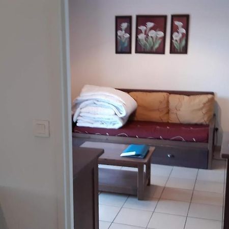 Charmant Logement Avec Piscine Bergerac Extérieur photo