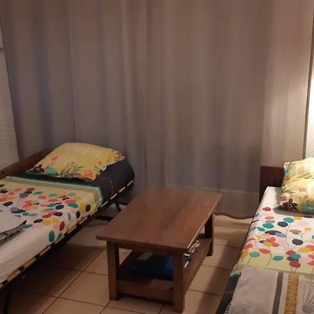 Charmant Logement Avec Piscine Bergerac Extérieur photo