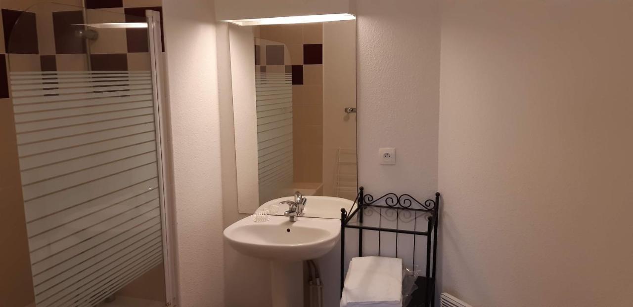 Charmant Logement Avec Piscine Bergerac Extérieur photo