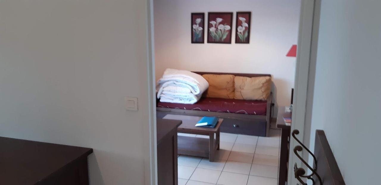 Charmant Logement Avec Piscine Bergerac Extérieur photo