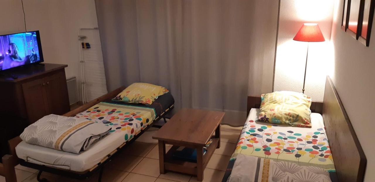 Charmant Logement Avec Piscine Bergerac Extérieur photo