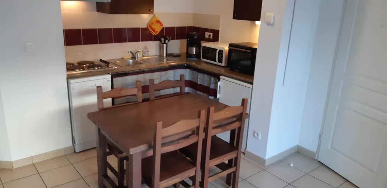 Charmant Logement Avec Piscine Bergerac Extérieur photo