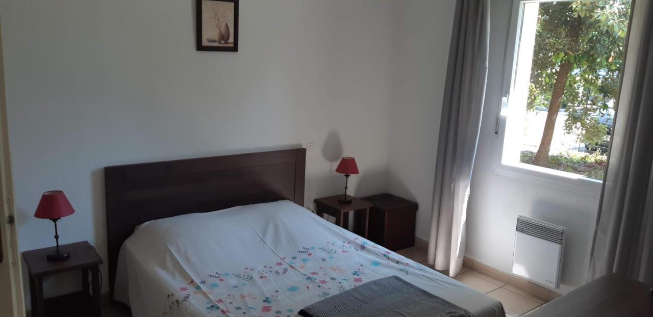 Charmant Logement Avec Piscine Bergerac Extérieur photo